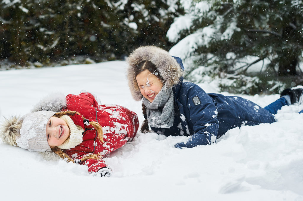 Fotografie Ploeg Benelux B.V. Fotograferen in de sneeuw spelende kinderen