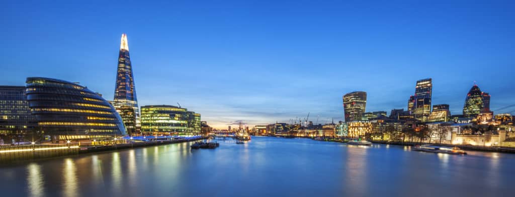 Fotograferen-tijdens-een-stedentrip-Panoramic view of london skyline