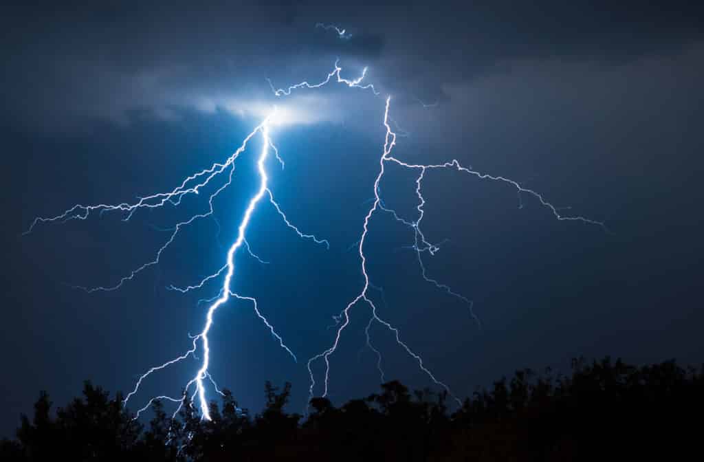 Fotografie Ploeg Benelux B.V. lightnings thunder bolt stike summer storm